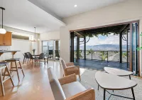 Full House with Amazing Views and HotTub