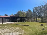 Cozy One Bedroom Cabin with Lake View-South Toledo Bend Hotels in Sabine Parish