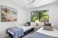 Spacious 4-bed Coastal Home With Pool - بيت ضيافة