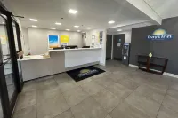Days Inn by Wyndham Atlanta Stone Mountain - Parkering