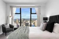 Luminesque Skyhome, Stunning Views, 2 Carparks - 2つ星