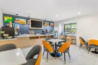 Microtel Inn & Suites by Wyndham Knoxville