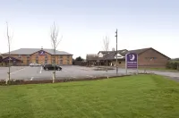 Premier Inn Llanelli Central West - parking