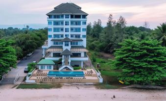 Khanom Golden Beach Hotel