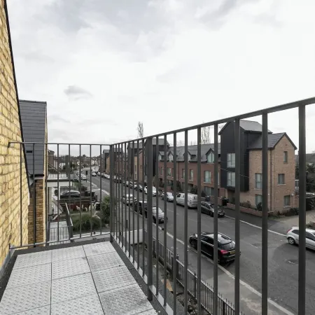 Skyvillion -Vineyard Court- Enfield 1Bed W/Balcony