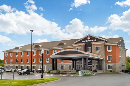 Best Western Plus 1000 Islands Hotel & Suites - Pool