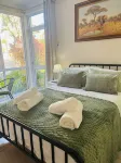 Serene Air-Conditioned Flatlet in Central Wellington - 2-Star