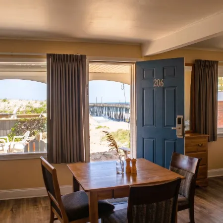 Colonial Inn
