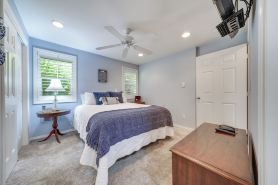 4 Mi to Waterfront & Wineries! Quiet Getaway