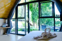 Hotel Ariandri Puncak - Mountain view