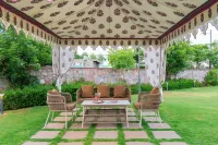 ELIVAAS 24 Carat 4BHK Villa with Pool - Villas