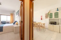 GuestReady - Deluxe home with terrace in Caparica - 3-Star