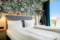 Motel One Amsterdam - 3-Star