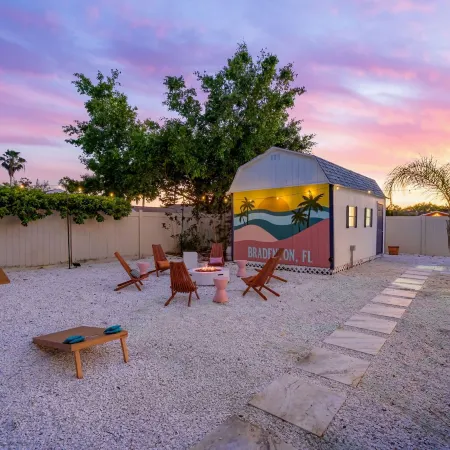 Poolside Oasis Sleeps 8 Game Room Putt Putt