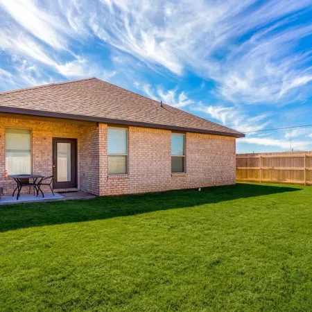 10 Minutes to Stadium Spacious 3BR Gameroom