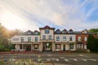 Garner Hotel Birmingham South East by IHG - parking