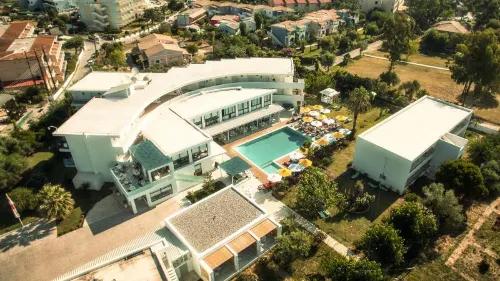 Nasos Hotel & Resort - 3-Star