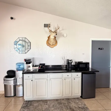 Royal Inn Pearsall