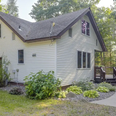 Near Lakes & Trails! Northwoods Retreat