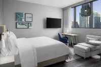 Element Miami Brickell - Rooftop Pools
