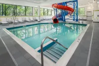 Fairfield Inn & Suites Edmonton North - Swimmingpools