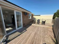 New 2BR Open Plan Bungalow With Free Parking - 3つ星