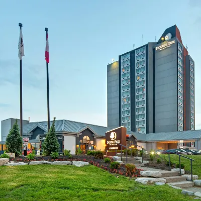 Doubletree by Hilton Toronto Airport Hotel berhampiran Kolej Humber