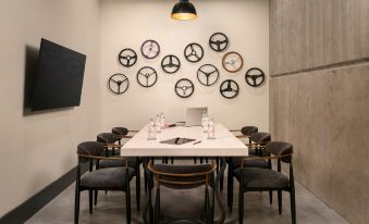 Moxy Columbia Downtown