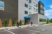 Tru by Hilton Holland MI - parking