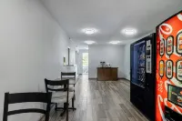 HomeTowne Studios Orange, TX - 2-Star