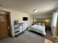 Royal Oak Guesthouse - parking