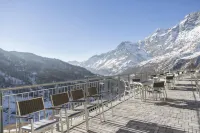 White Angel Hotel - Parking