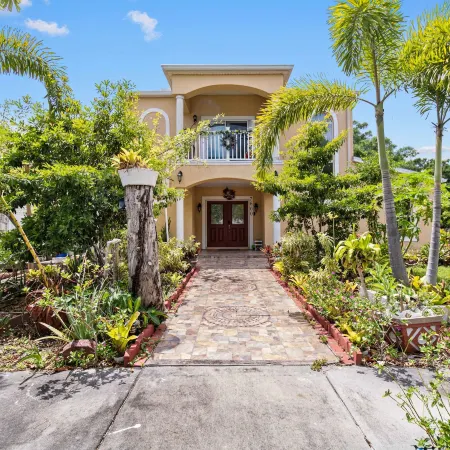 4BR Escape 10 Mins to Madeira Clearwater Beach