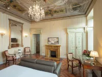 Hotel Roma e Rocca Cavour Hotels near Crocetta