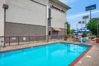 Hampton Inn Cullman - Pools