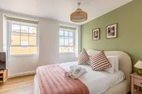 Charming Studio| Windsor Castle Views By Tempstay - 2-Star
