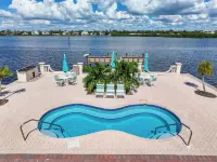 Palm Bay Club by Beachside Management - Beach
