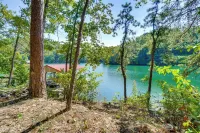 Fire Pit & Lake Views! Wood Creek Lake Cabin - 3-Star