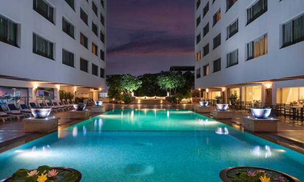 Twin Towers Hotel