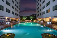 Twin Towers Hotel - Pools
