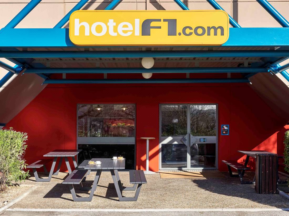 Hotelf1 Angoulême-Champniers Updated 2022 Room Price-Reviews & Deals |  Trip.com