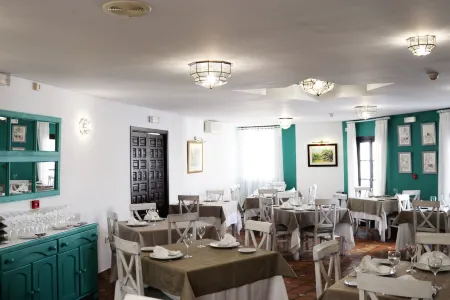 Hotel Zuhayra Отели в г. Луке