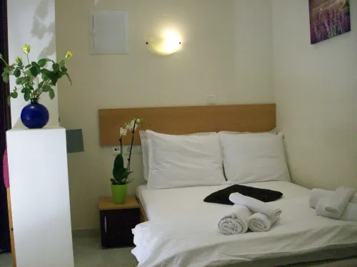 Posto Studio 5 Chania Crete 100 m from the Beach Hotels in Daratso