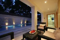 Holiday House for 8 Persons, with Swimming Pool, Near the Beach