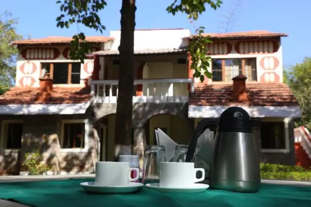 Mogli Jungle Resort Отели в г. Умария