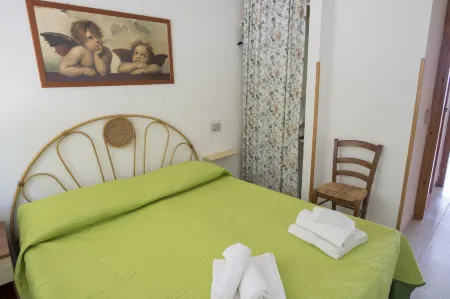Holiday Home in Sciacca Mare: Tennis / Soccer Field, Barbecue, Wifi, Kitchenette