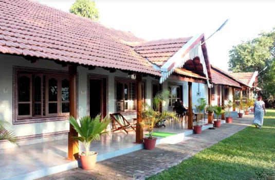 Prakruthi Home Stay Hotels near Vidyashankar Temple