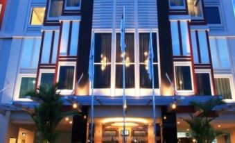Swiss-Belhotel Ambon 수영장 이미지