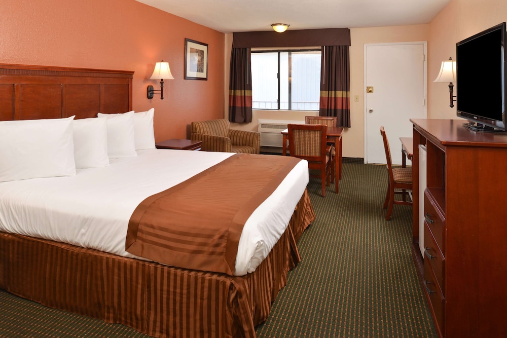 Americas Best Value Inn & Suites Bakersfield E