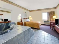 Travelodge by Wyndham St. Louis Hotels in Berkeley